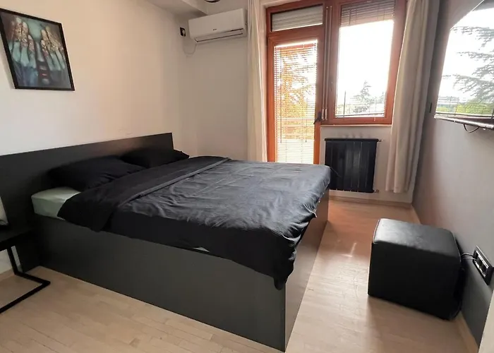 Апартаменти With 2 Parking Spots *