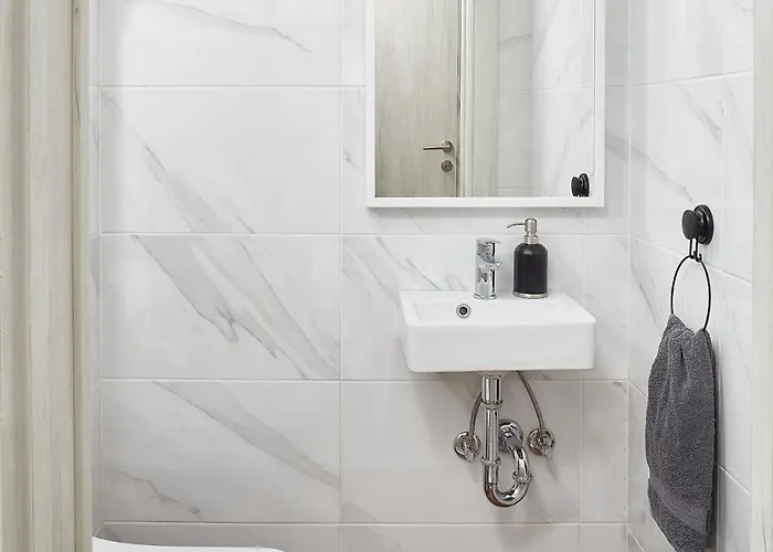 With 2 Parking Spots Апартаменти Скоп'є